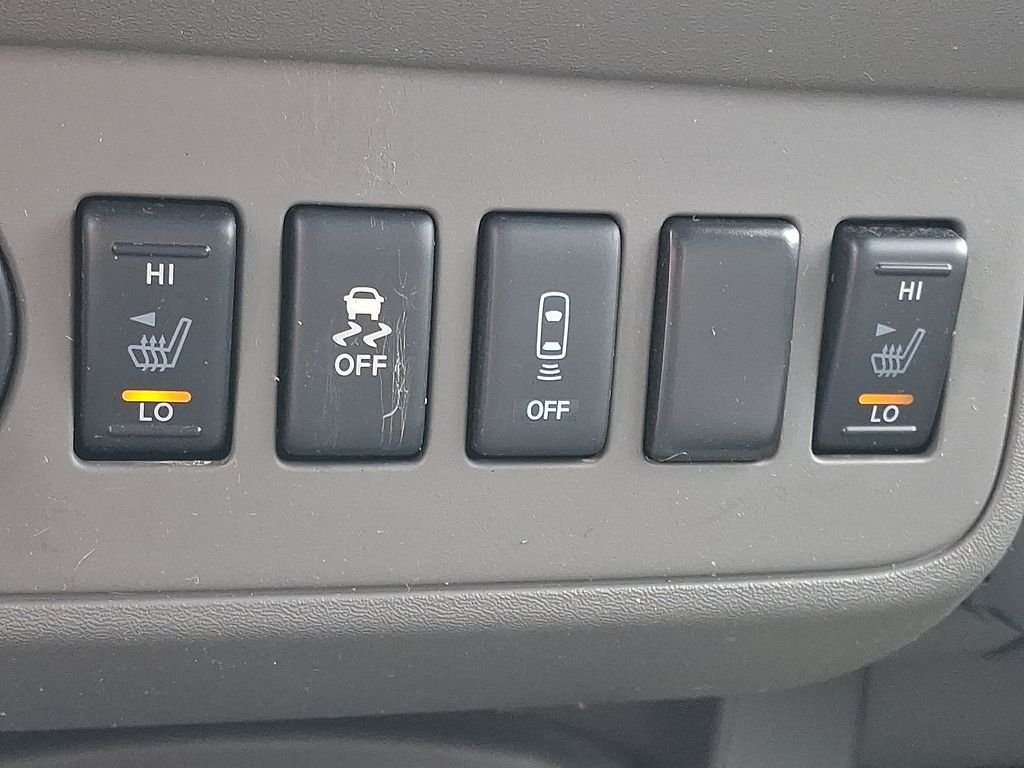 Used 2018 White Nissan SV image 23