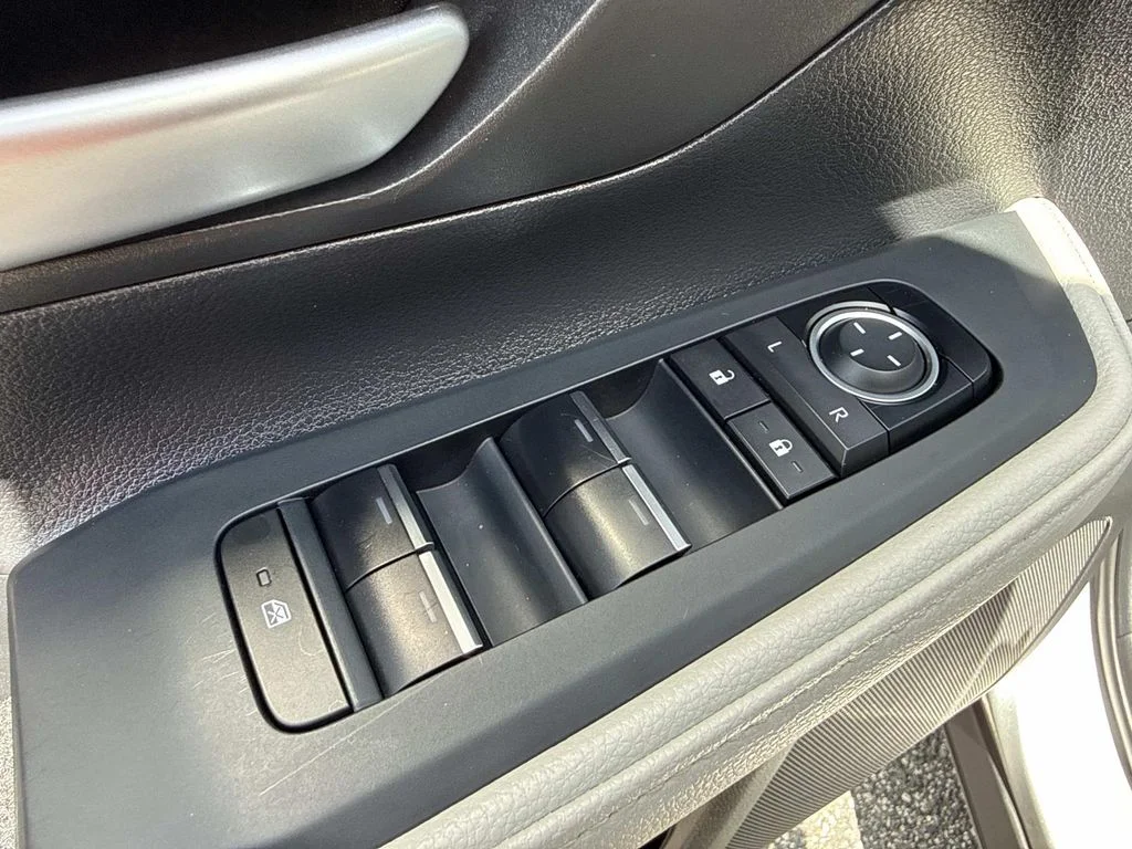 Used 2025 Silver Toyota XLE image 22