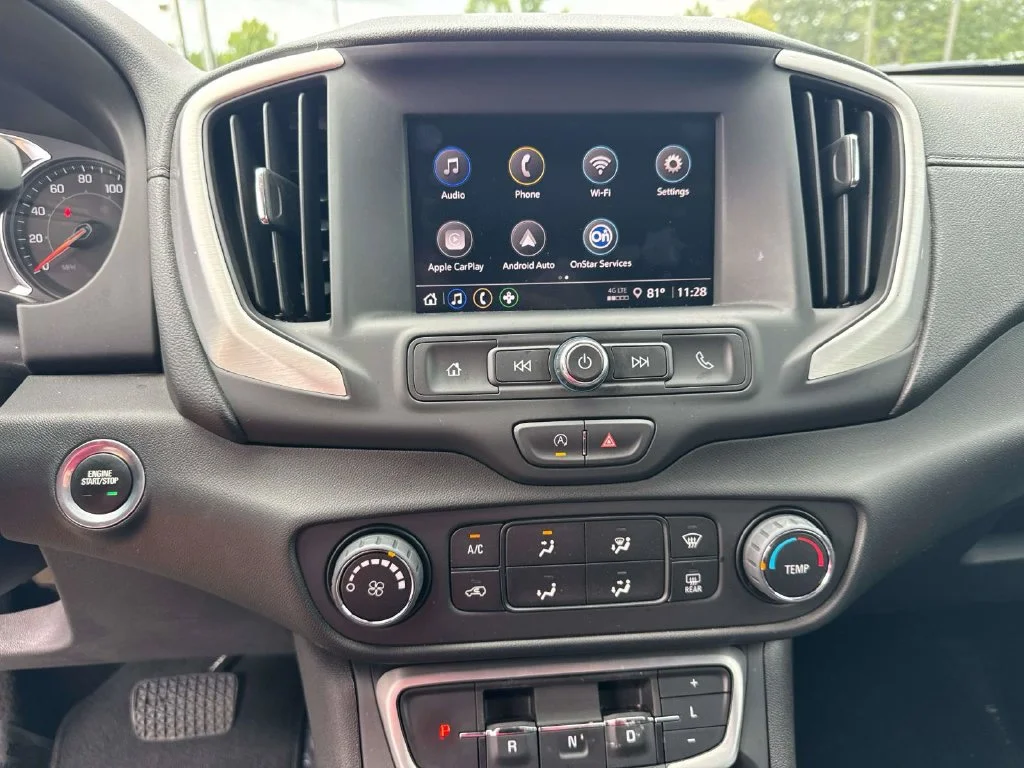 Used 2024 White GMC SLE image 32