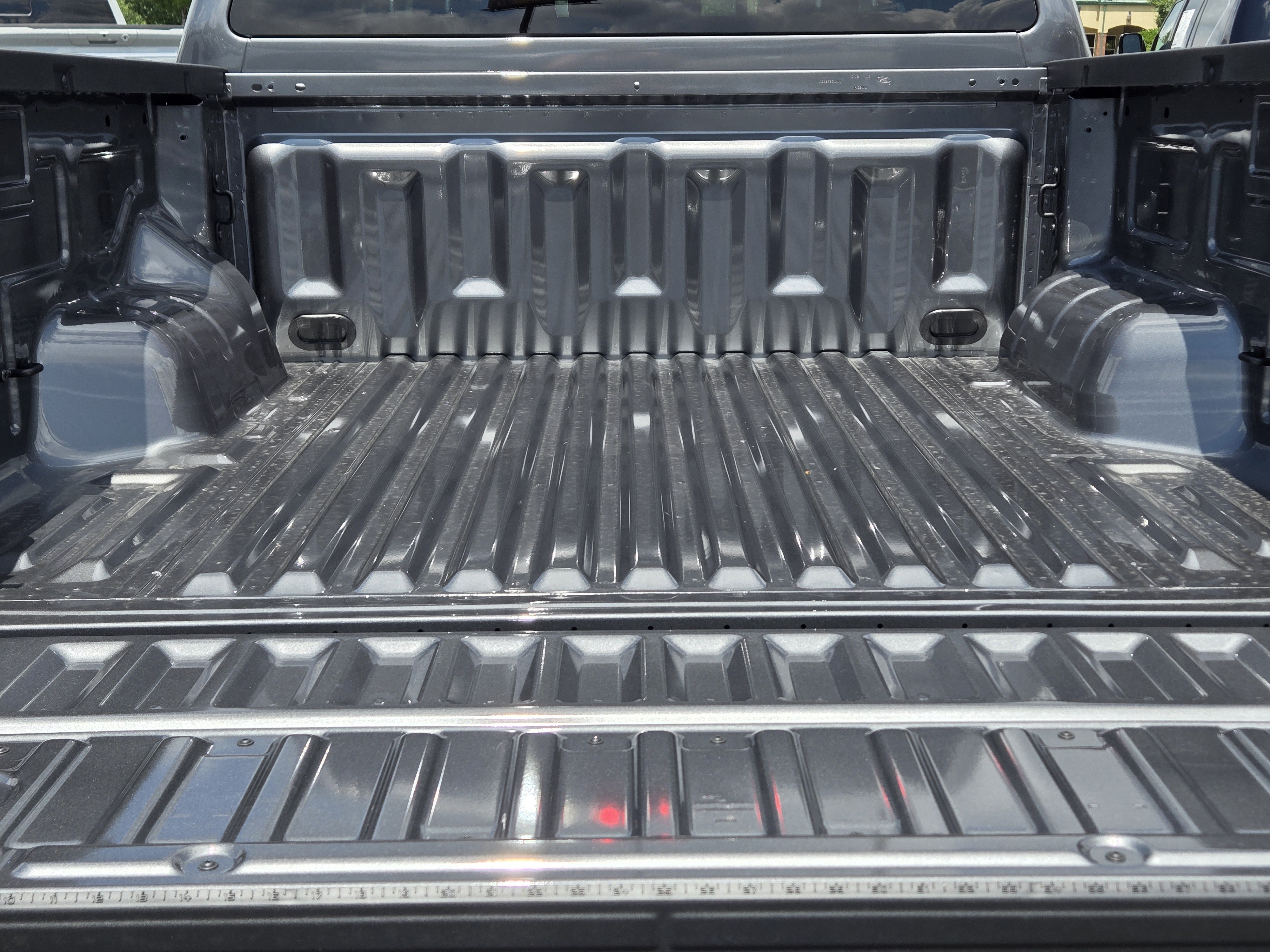 New 2026 Carbonized Gray Metallic FORD XLT image 11