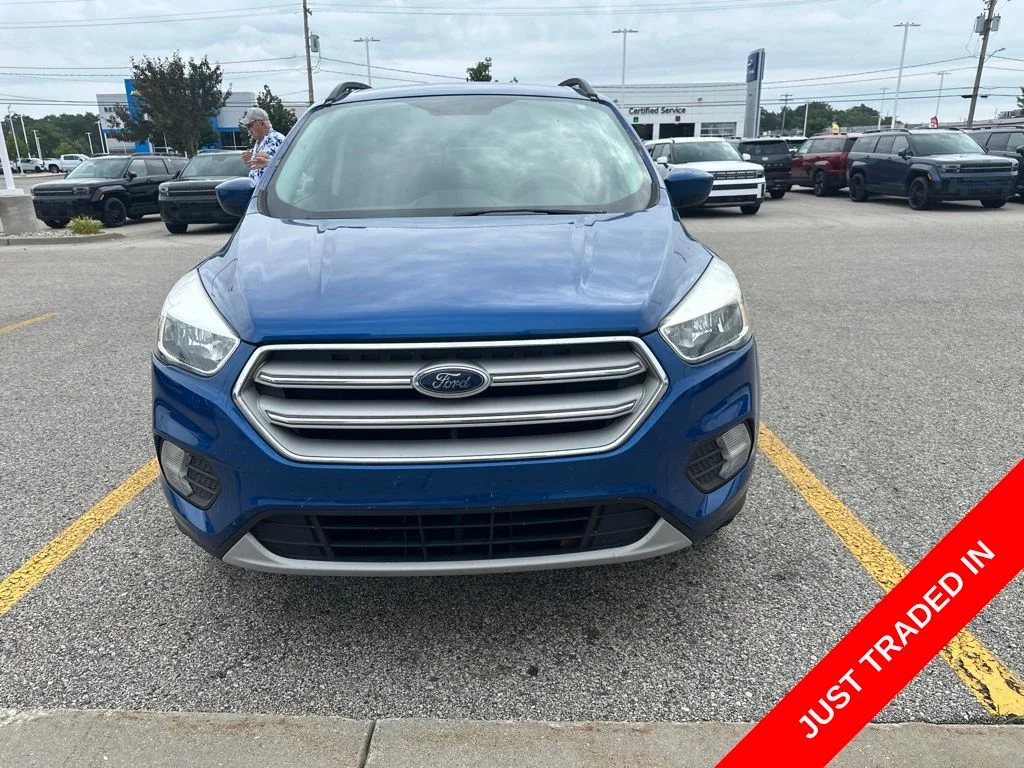 Used 2018 Blue Ford SE image 7