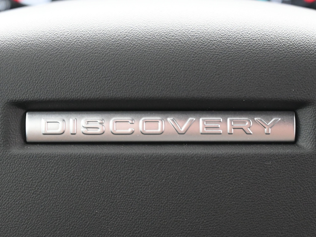 Certified Used 2025 White Land Rover SE image 20