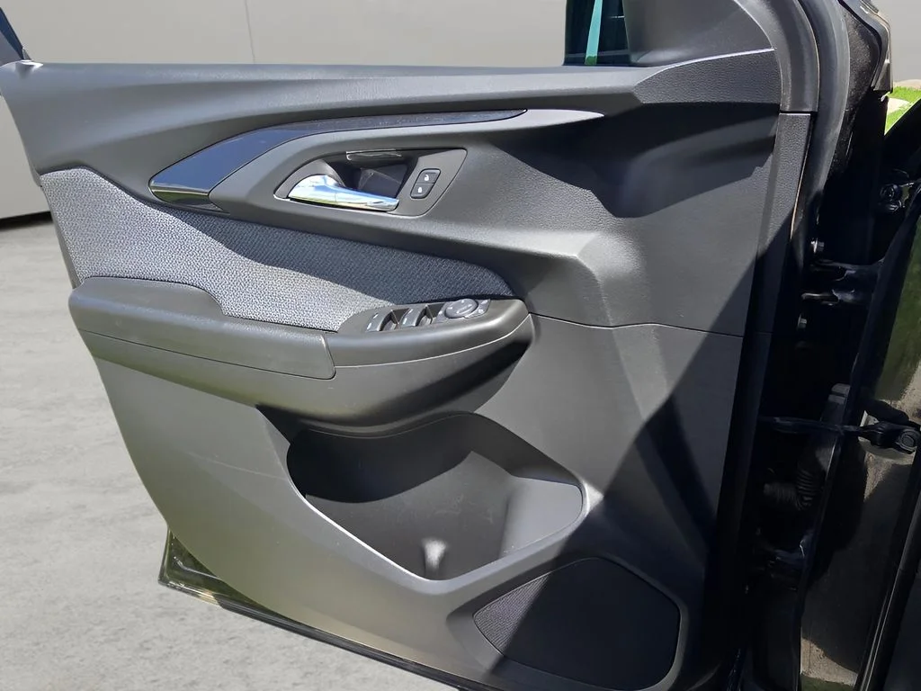 Used 2021 Mosaic Black Metallic Chevrolet LT image 22