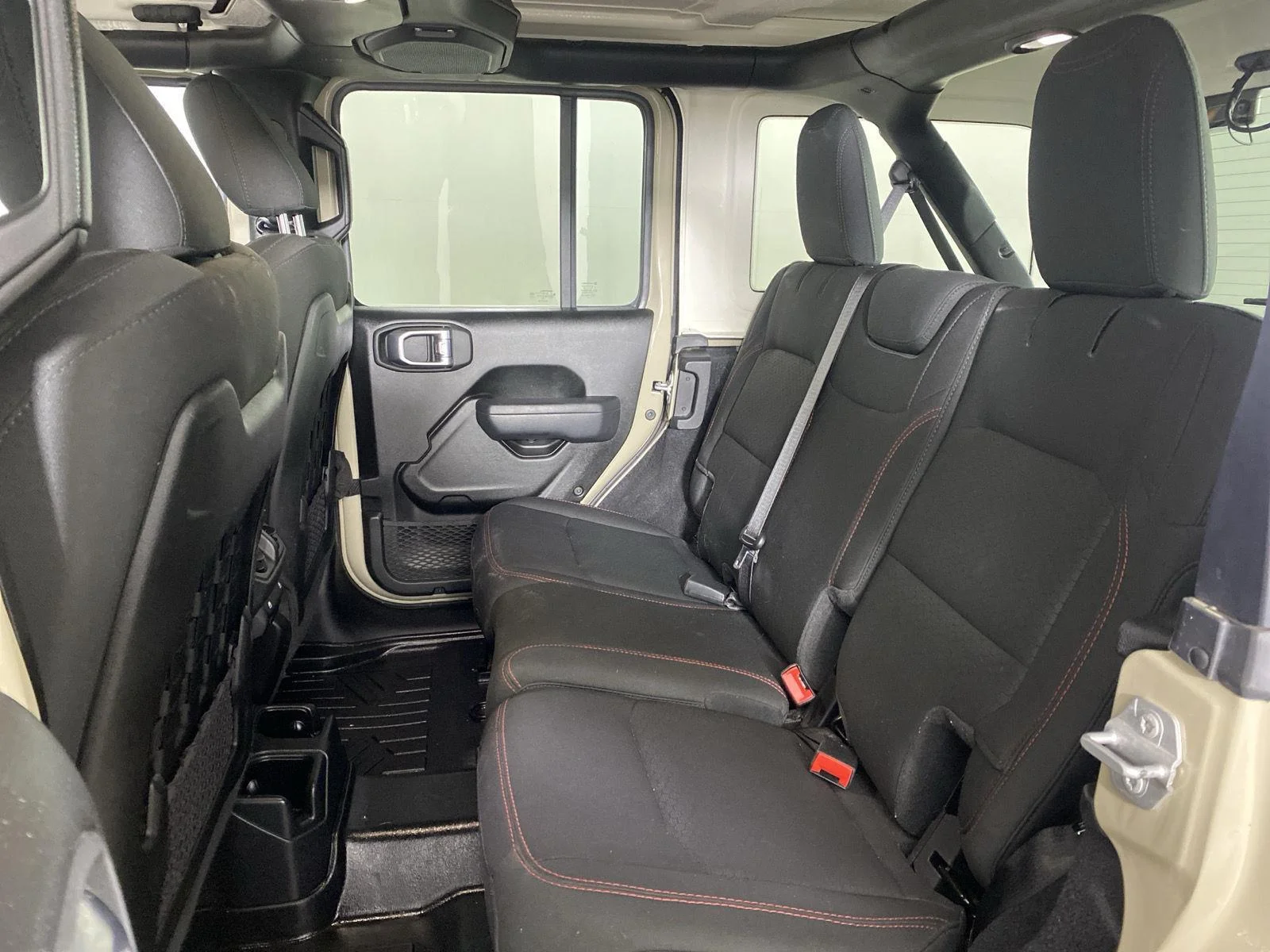 Used 2022 Limited Edition Gobi Clearcoat Jeep Unlimited Rubicon image 25