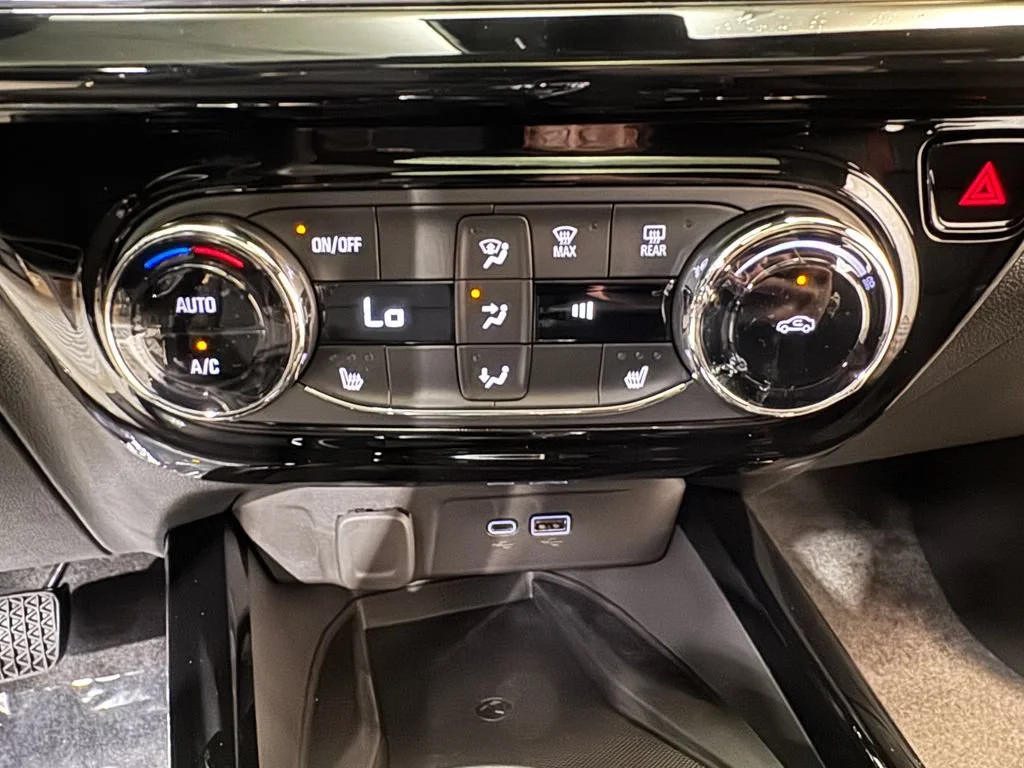 New 2026 Mosaic Black Metallic Chevrolet 2RS image 14