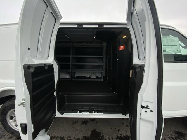 2025 Chevrolet Express Cargo Work Van - Photo 21
