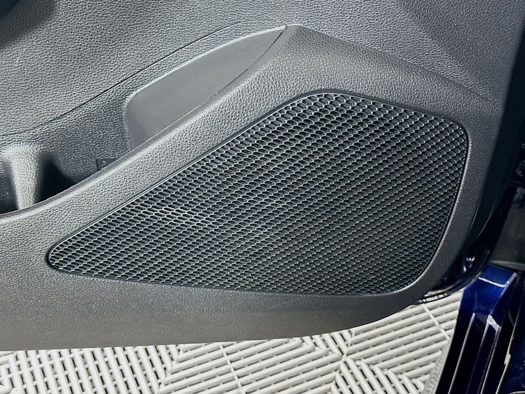 Used 2024  Toyota SE image 18
