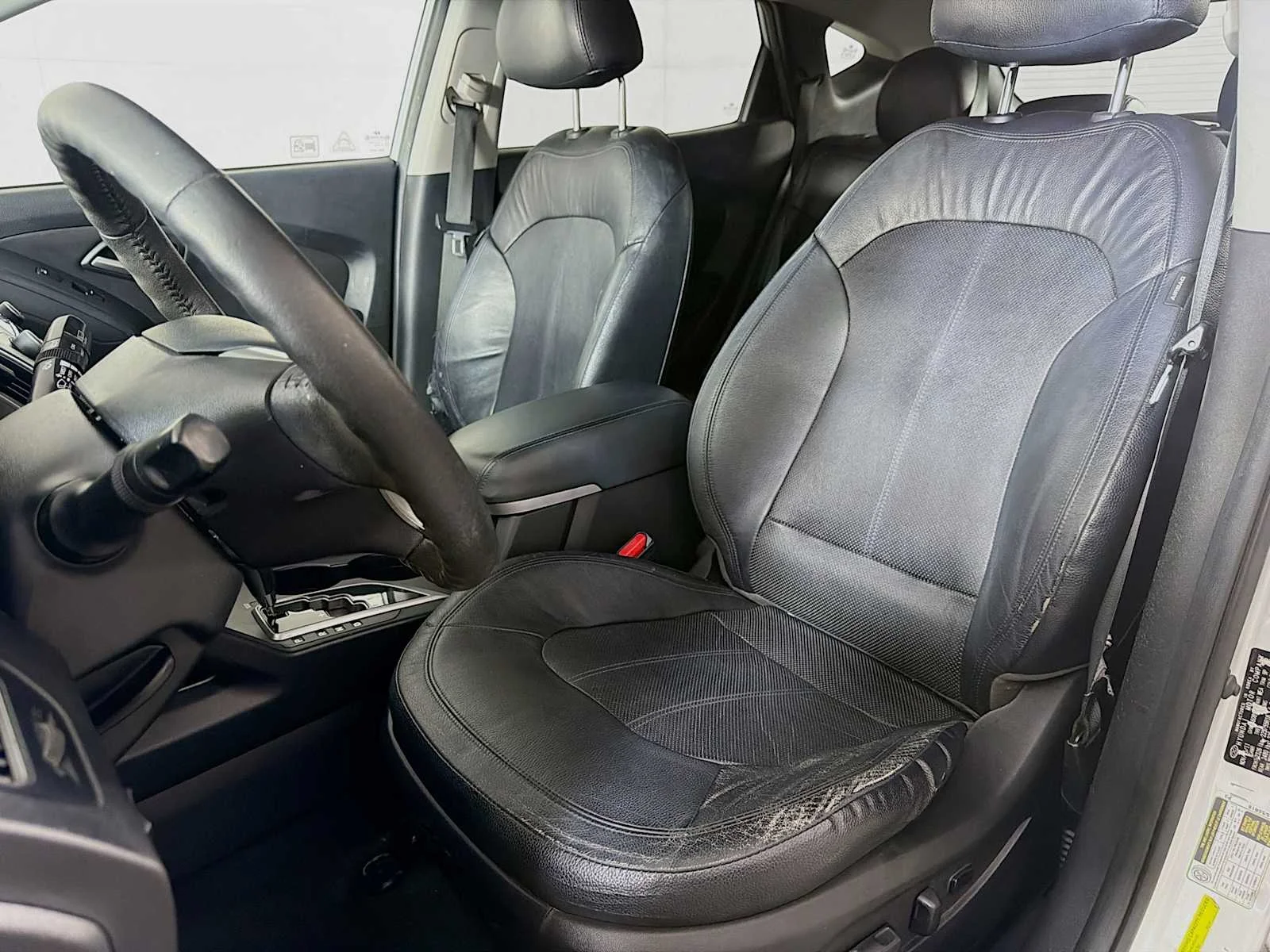 Used 2012 Diamond Silver Hyundai Limited PZEV image 15