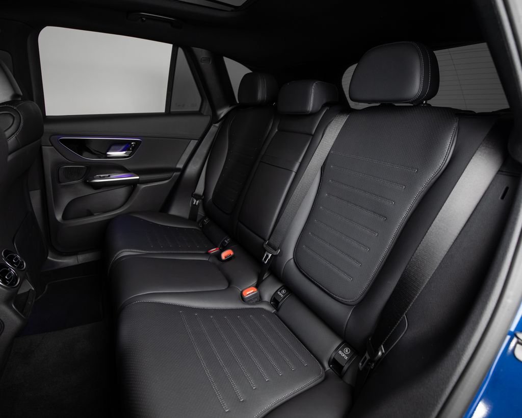 Used 2026 Black Mercedes-Benz GLC 300 image 10