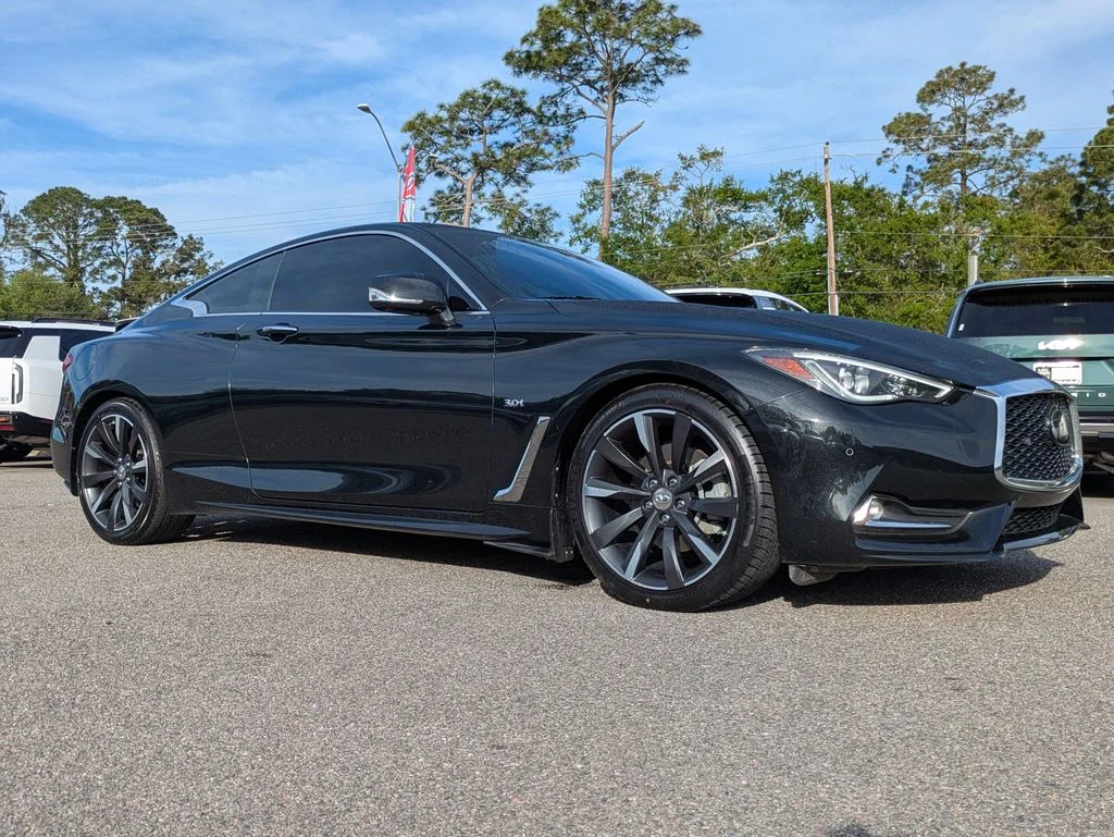 2019 INFINITI Q60 Coupe LUXE
