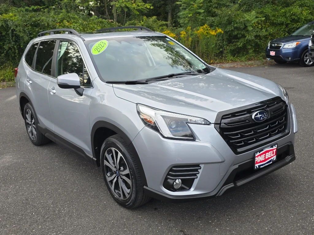 Used 2023 Ice Silver Metallic Subaru Limited image 9