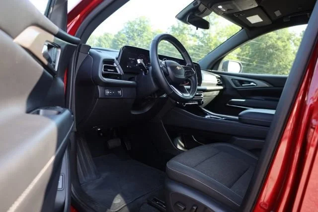 Used 2025 Radiant Red Tintcoat Chevrolet LT image 15