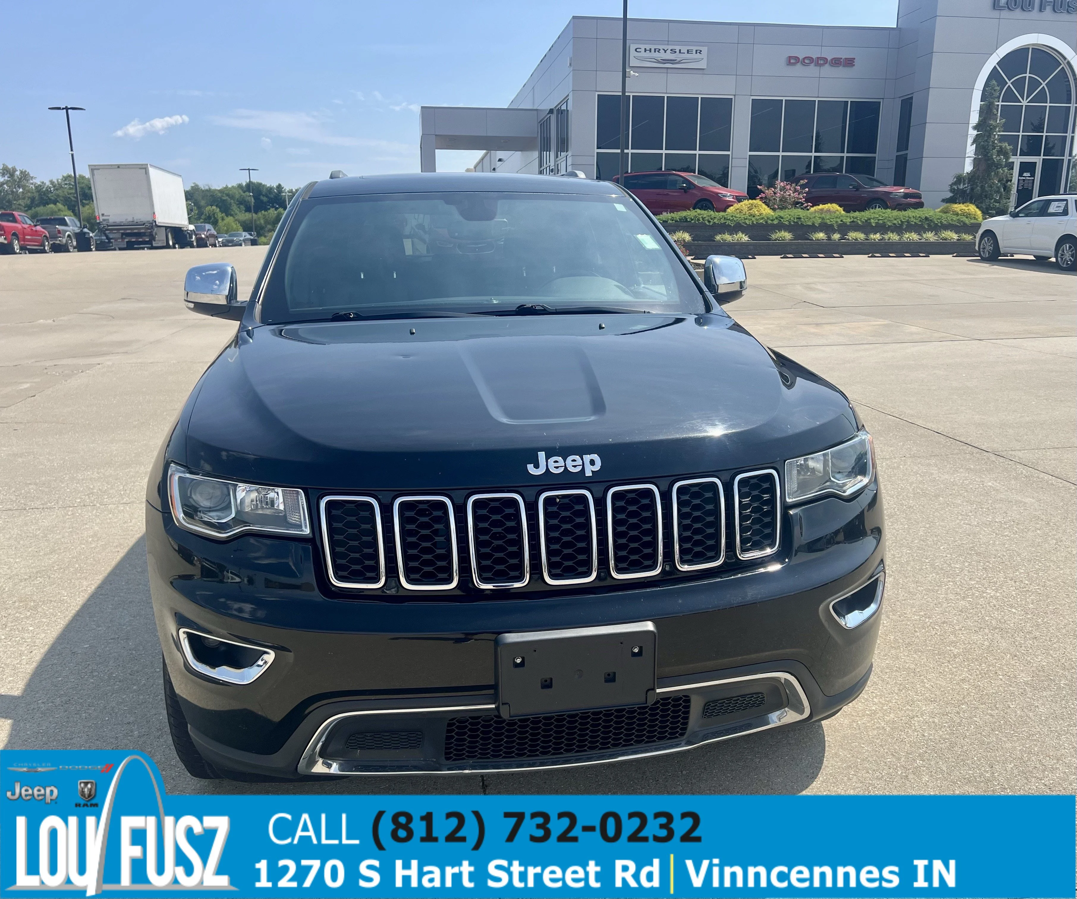 Used 2018 Diamond Black Crystal Pearlcoat Jeep Limited image 2