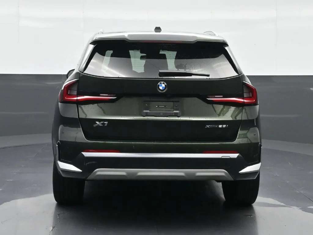 Used 2024 Green BMW xDrive28i image 7