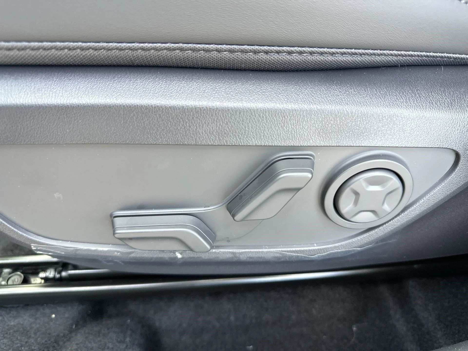 New 2027 Terrain Brown / Black Roof Kia X-Line S image 16