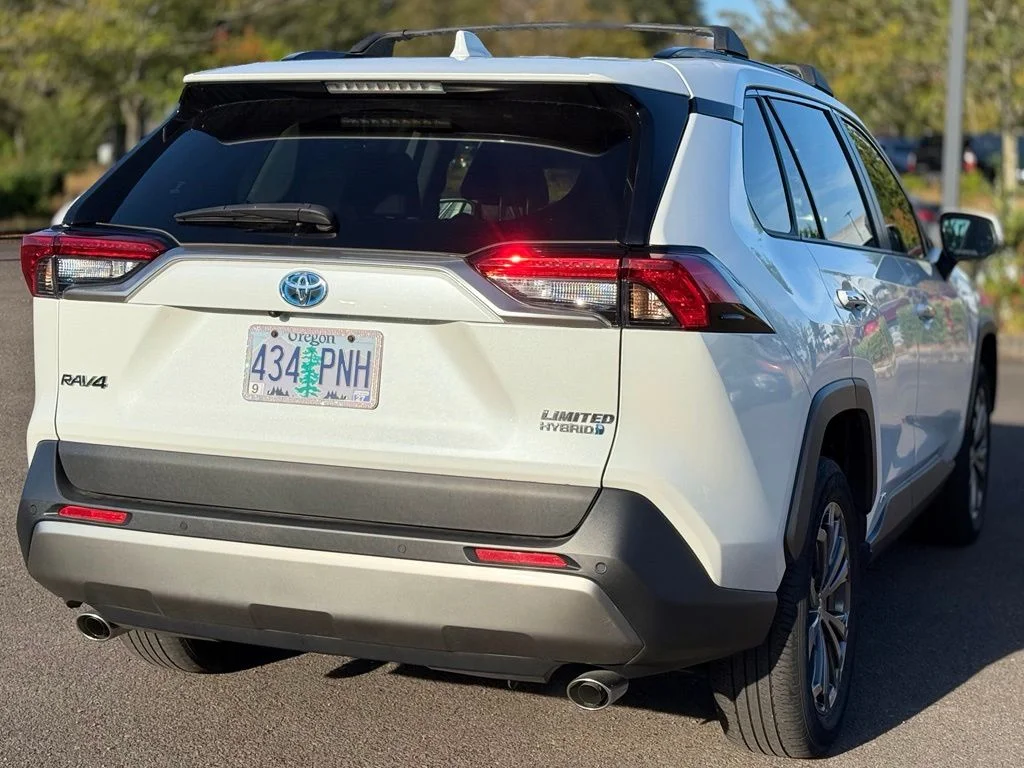 Certified Used 2023 Pearl Toyota Limited image 5