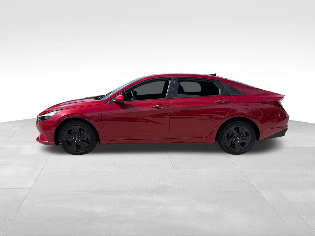 Used 2021 Red Hyundai SEL image 4