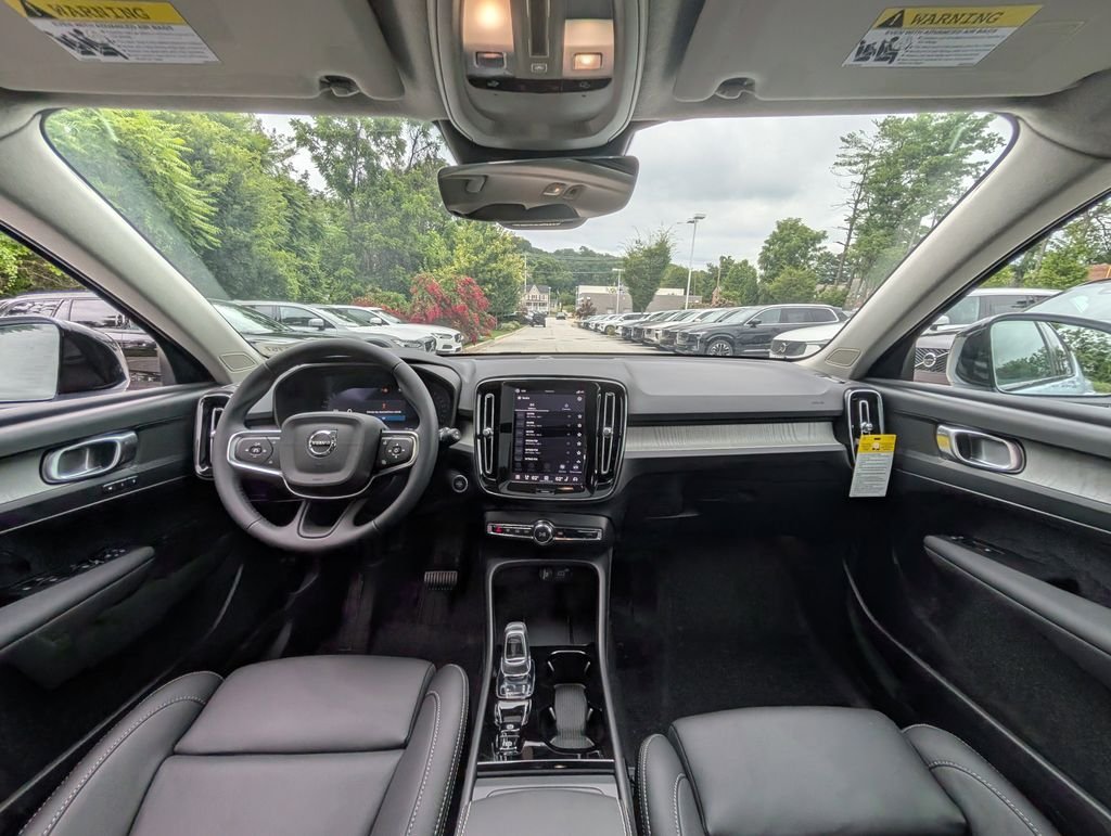 2026 Volvo XC40 Plus - Photo 11