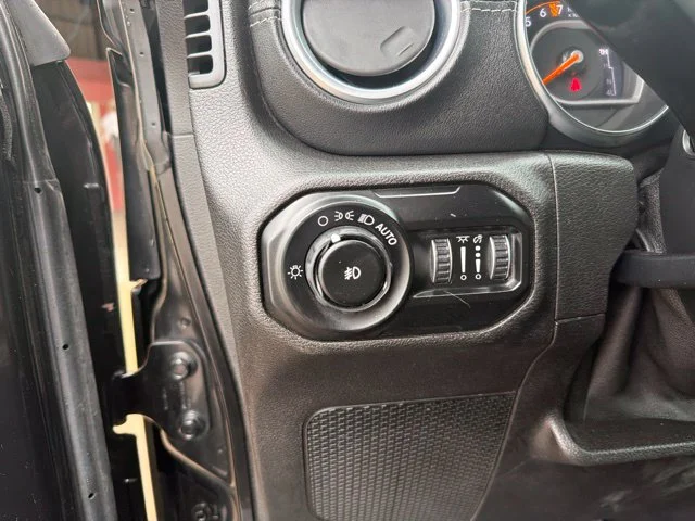 Used 2019 Black Jeep Unlimited Sahara image 27