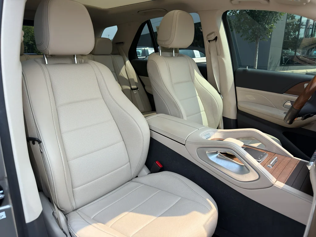 Used 2020 Mojave Silver Metallic Mercedes-Benz GLE450 4MATIC® image 4