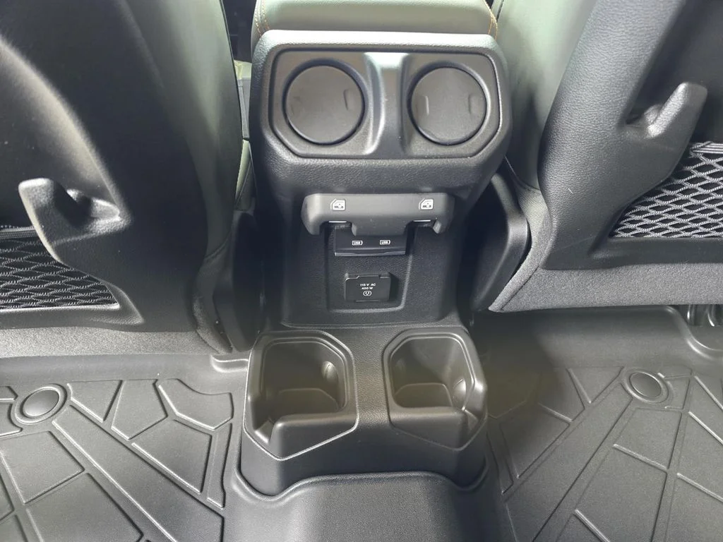 Used 2025 Black Clearcoat Jeep Mojave X image 12
