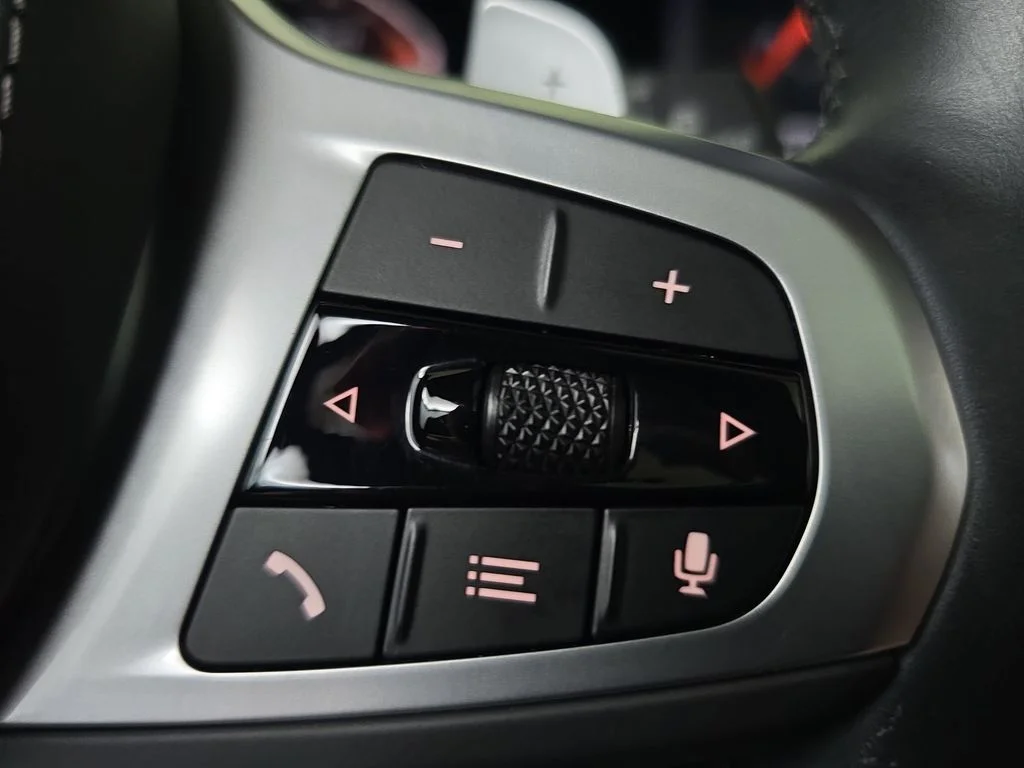 Used 2022 Black BMW xDrive40i image 21