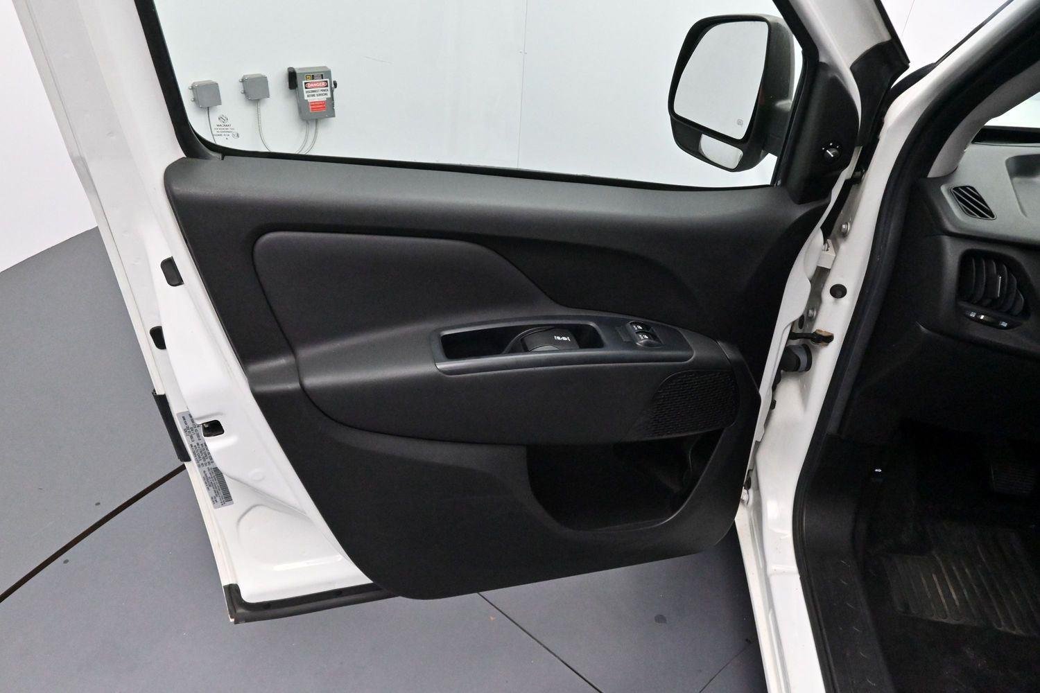 Used 2018 Bright White Ram Tradesman SLT image 9