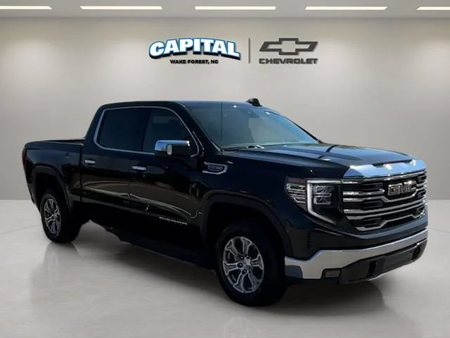Used 2025 Onyx Black GMC SLT image 10