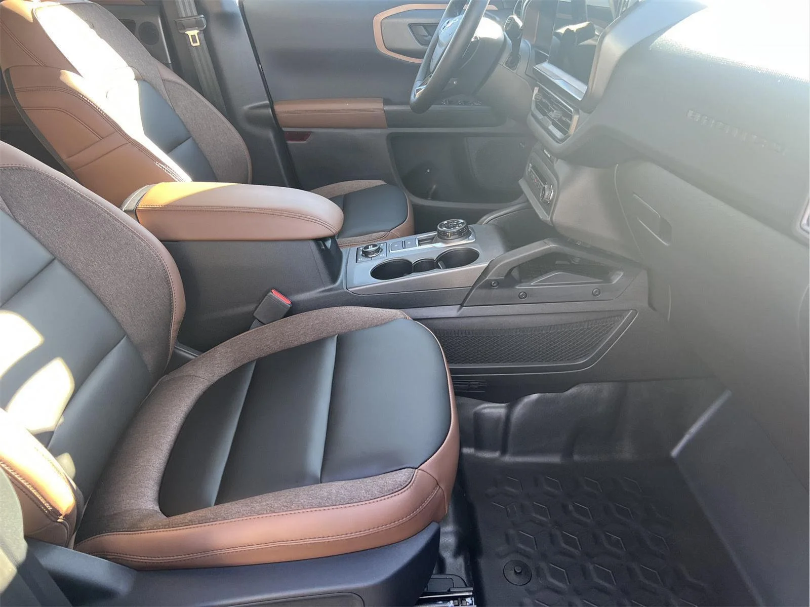 Used 2025 CARBONIZED GRAY METALLIC Ford Outer Banks image 13