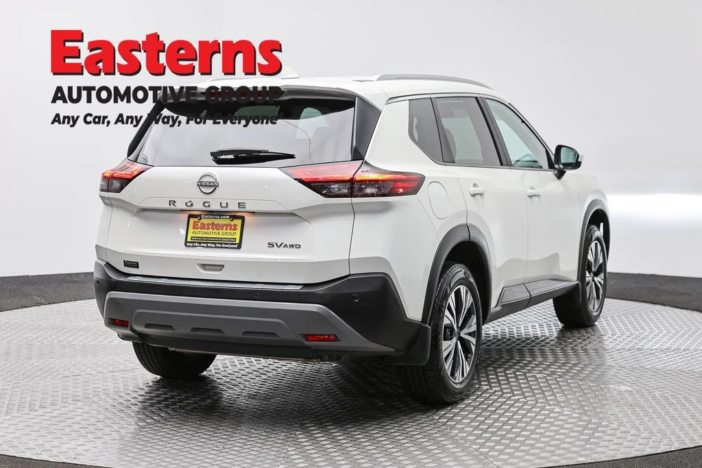 Used 2023 White Nissan SV image 5
