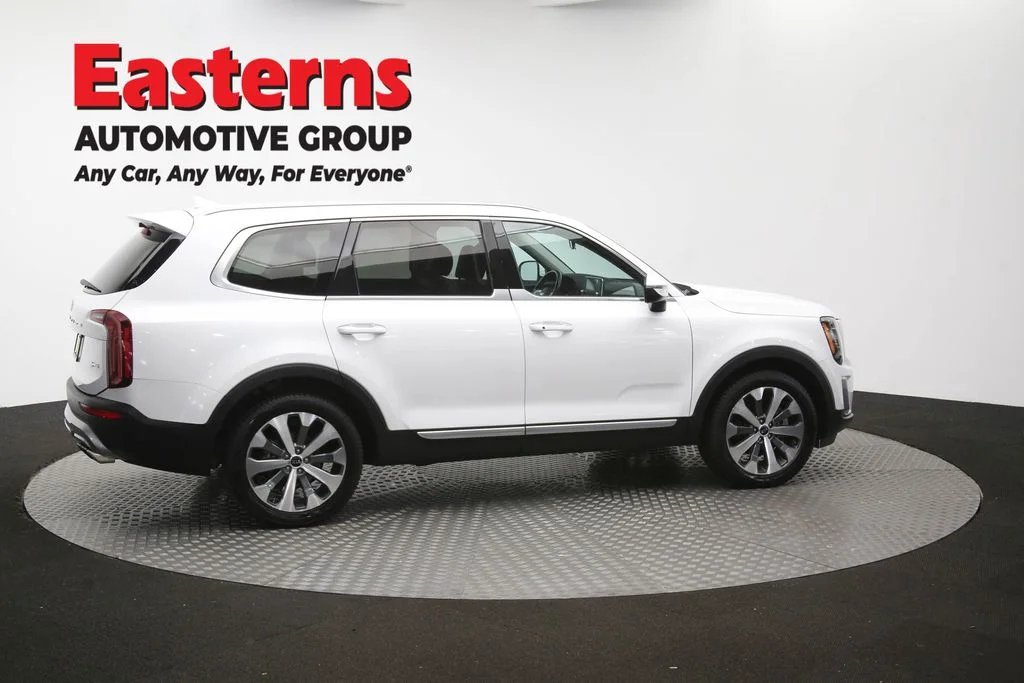 Used 2020 White Kia S image 47