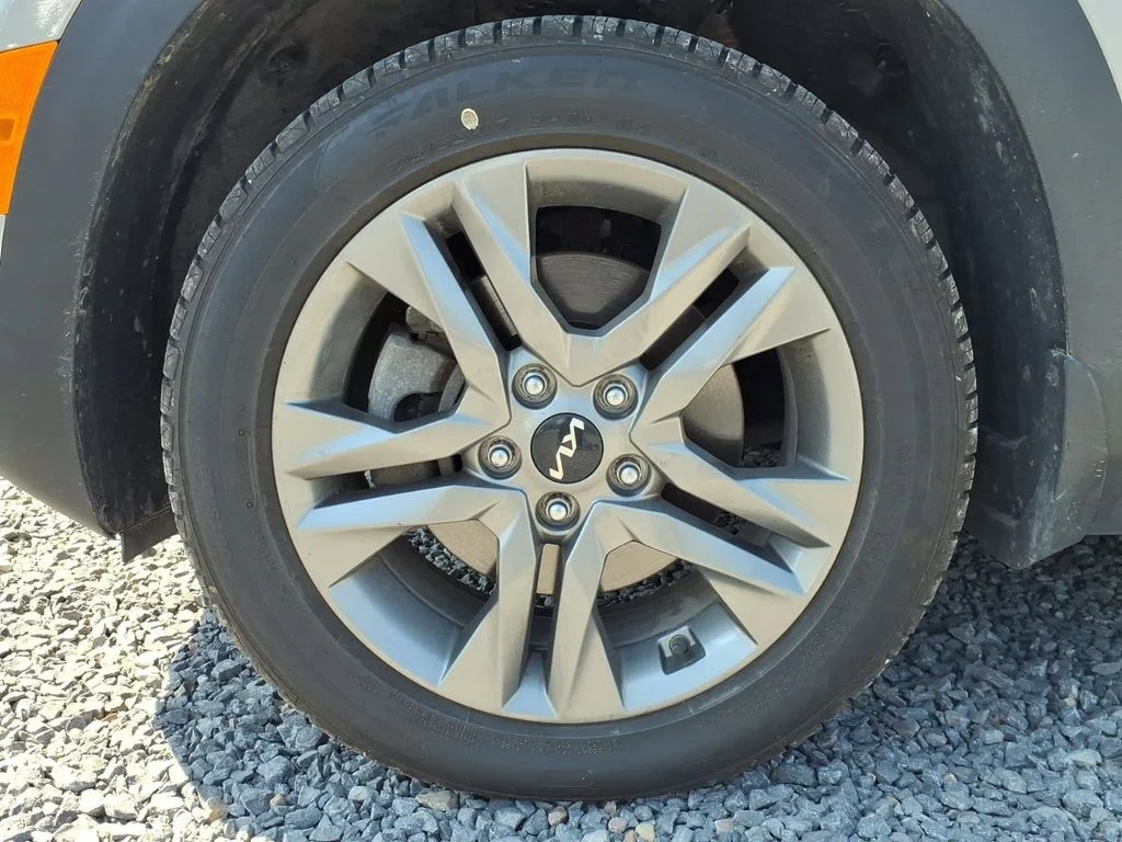Used 2022 Gray Kia LX image 9
