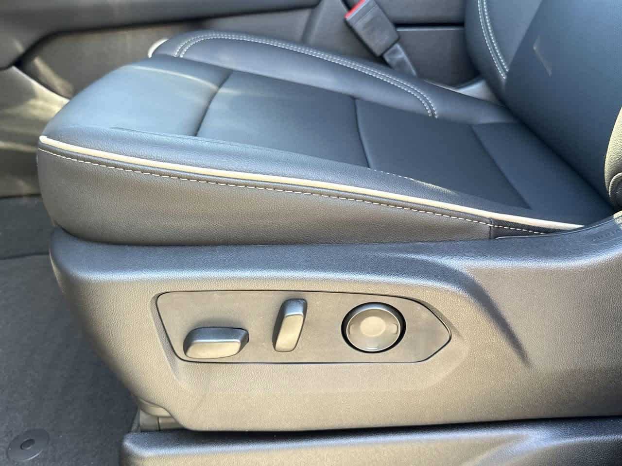 2026 Chevrolet Suburban Premier - Photo 16