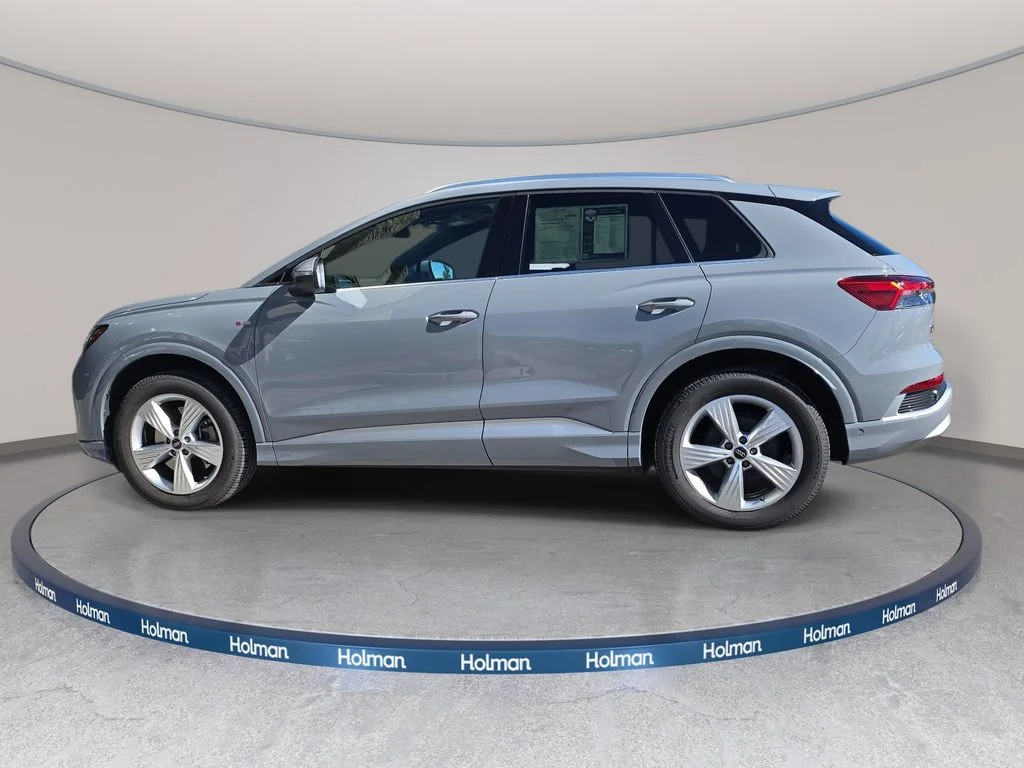 Used 2023 Gray Audi Premium Plus image 9