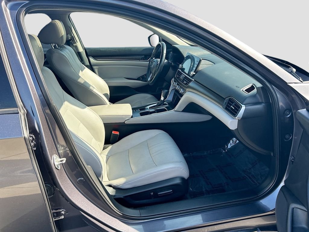 Used 2018 Modern Steel Metallic Honda EX-L image 29