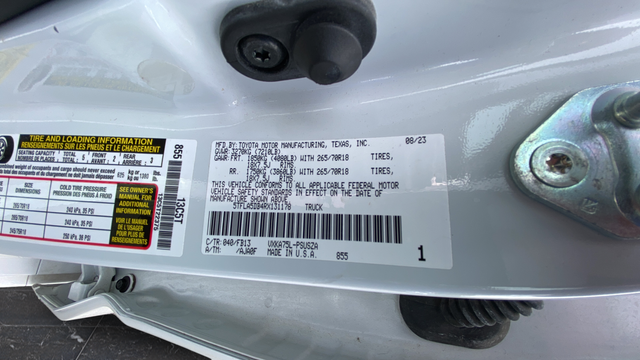 Used 2024 Ice Cap Toyota SR5 image 30
