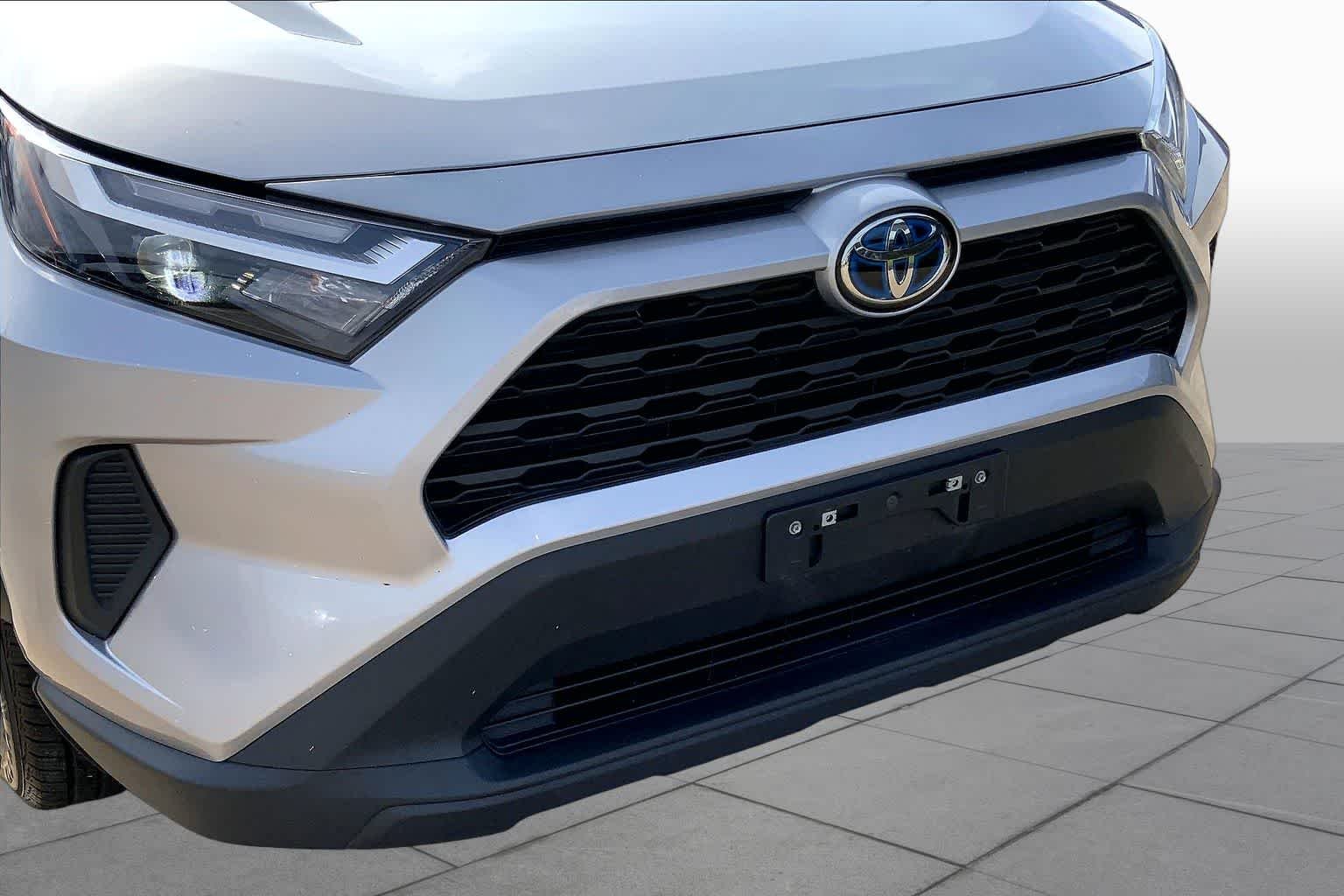 Used 2022 Silver Sky Metallic Toyota Hybrid XLE image 29