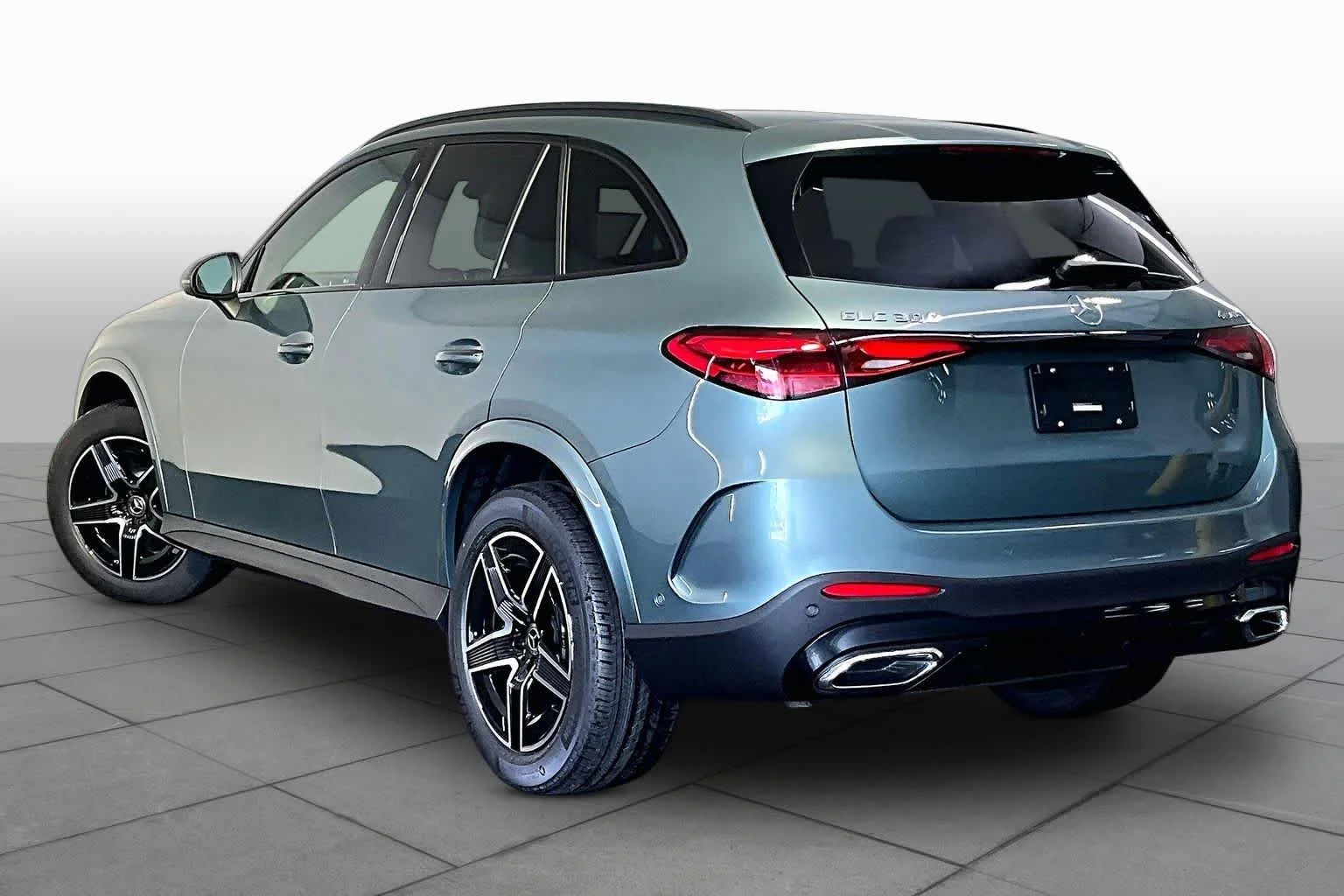 New 2027 Verde Silver Metallic Mercedes-Benz GLC 300 image 3