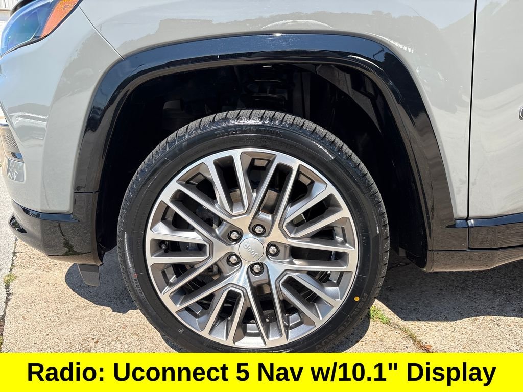 Used 2022 Gray Jeep Limited image 16