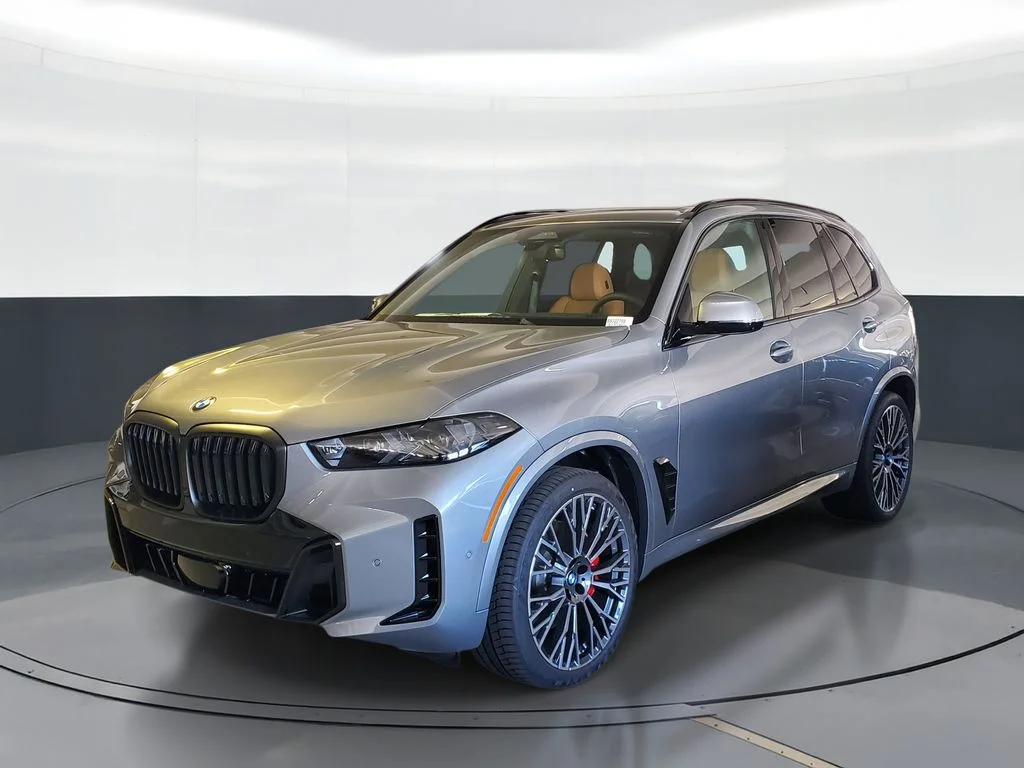 Used 2026 Gray BMW sDrive40i image 1