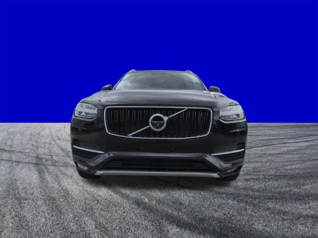 Certified Used 2017 Onyx Black Metallic Volvo T6 Momentum image 9