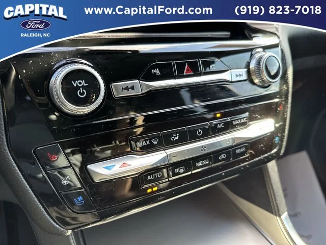Used 2023 Black Ford Limited image 29