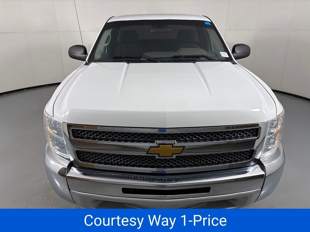 Used 2013 White Chevrolet Work Truck image 5