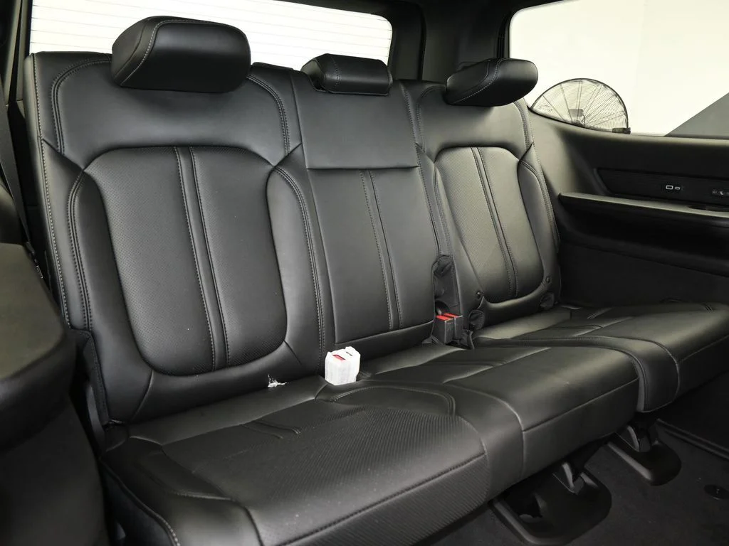New 2026 High Gloss Black Exterior Paint Jeep Limited Altitude image 40