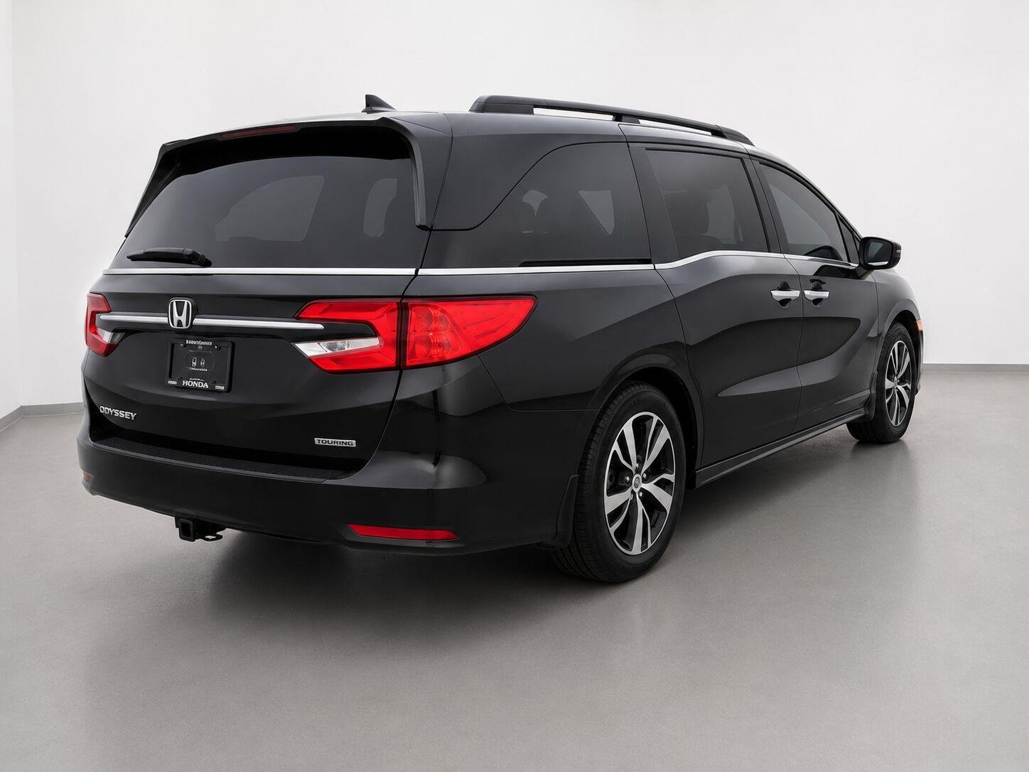 Used 2023 Crystal Black Pearl Honda Touring image 5