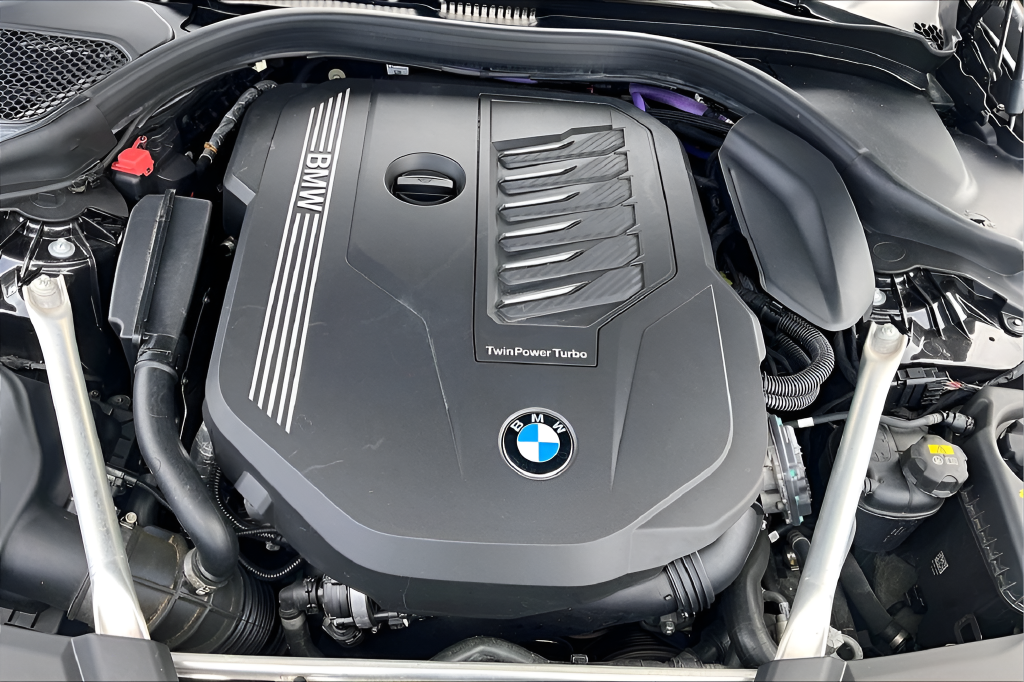 Used 2023 Gray BMW 540i image 28