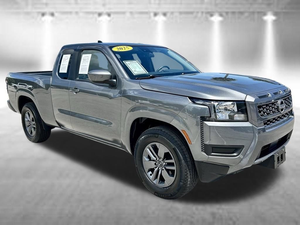 Used 2025 Gray Nissan SV image 3