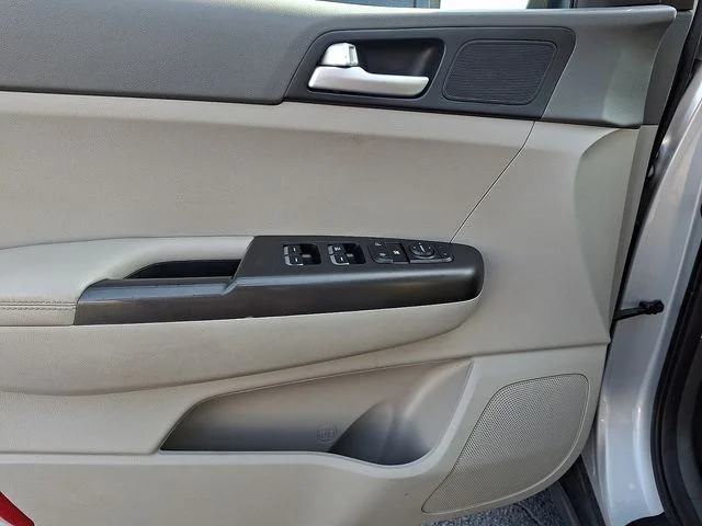 Used 2017 Silver Kia LX image 12