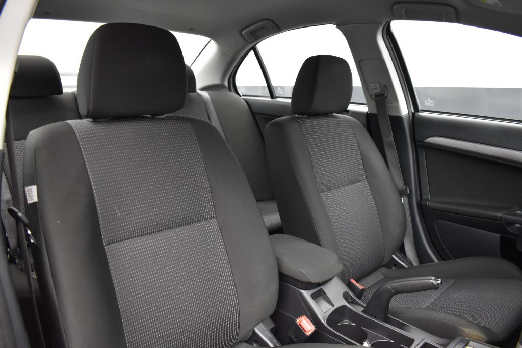Used 2009 White Mitsubishi ES image 19