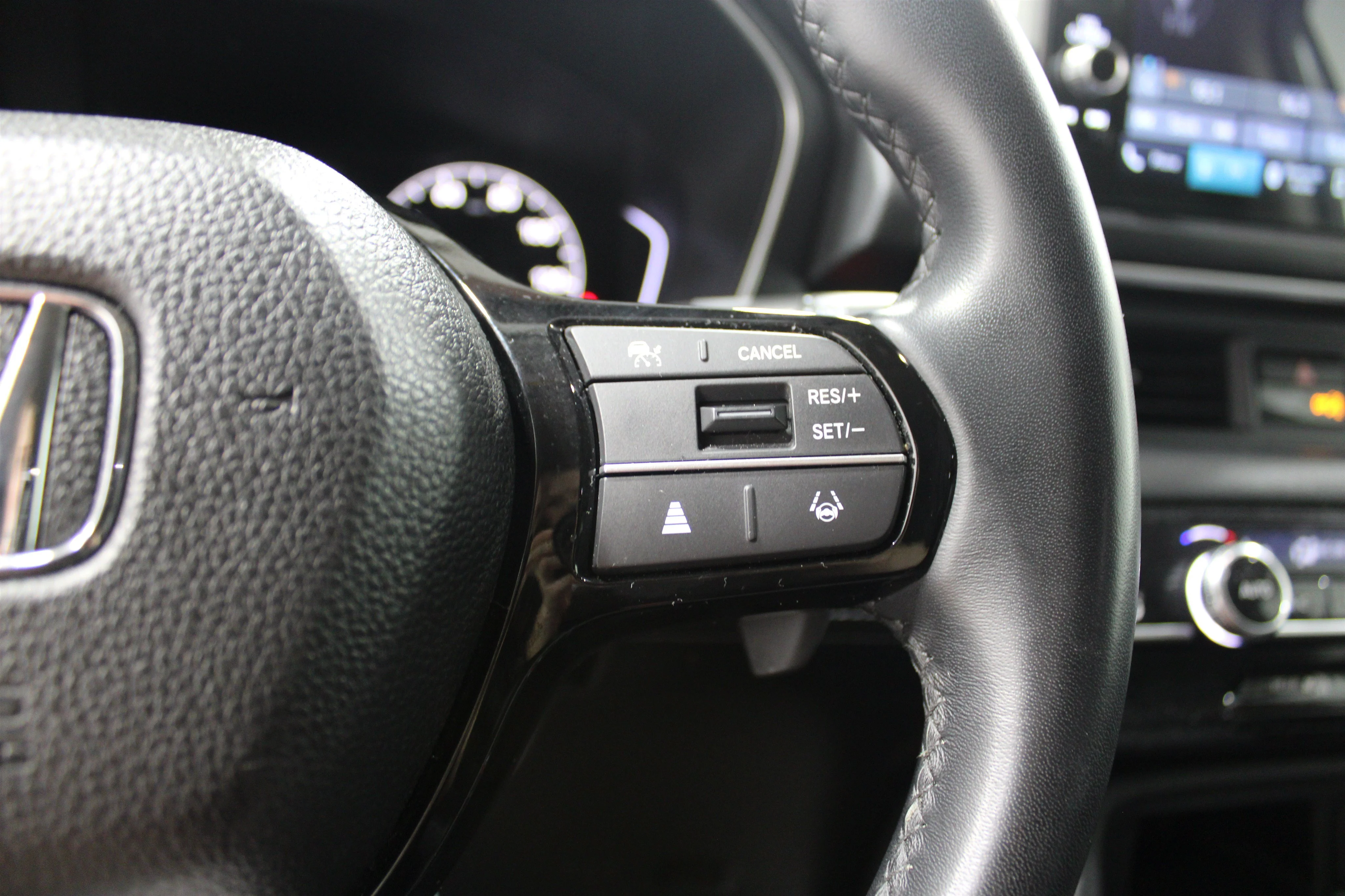 2025 Honda Pilot EX-L - Photo 11